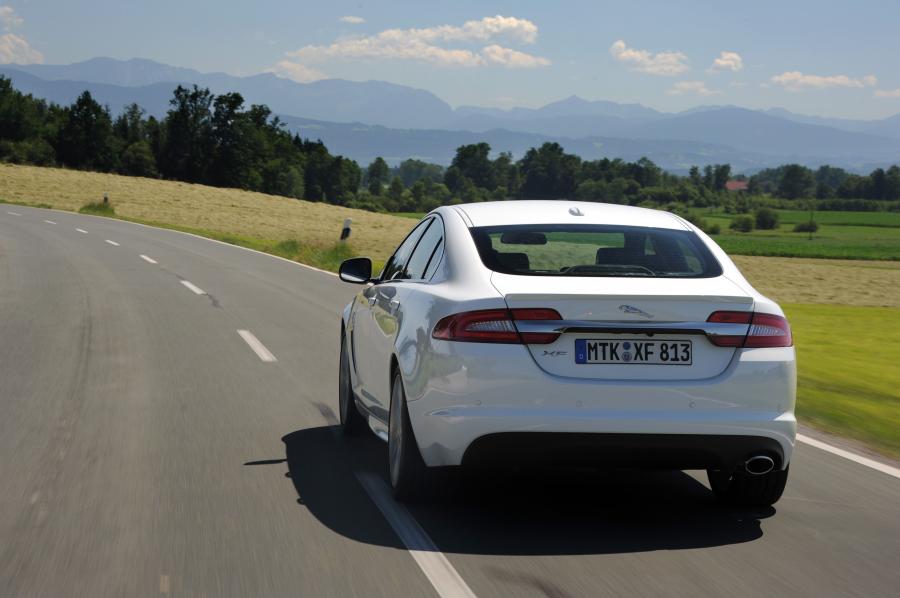  Jaguar XF 2011 года  (фото 25 из 79)